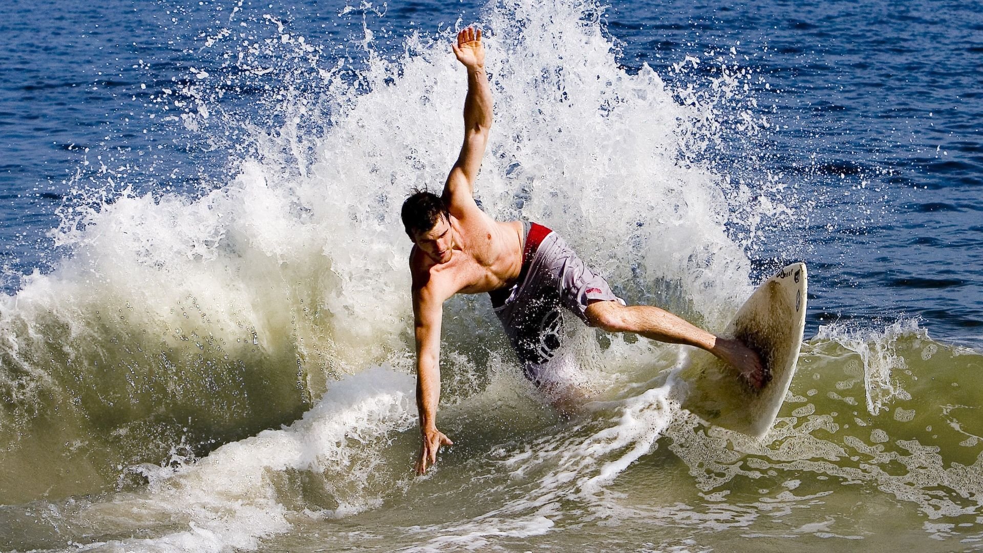 热火强压雄鹿，伦纳德打出生涯之夜，一场定义伟大的对决